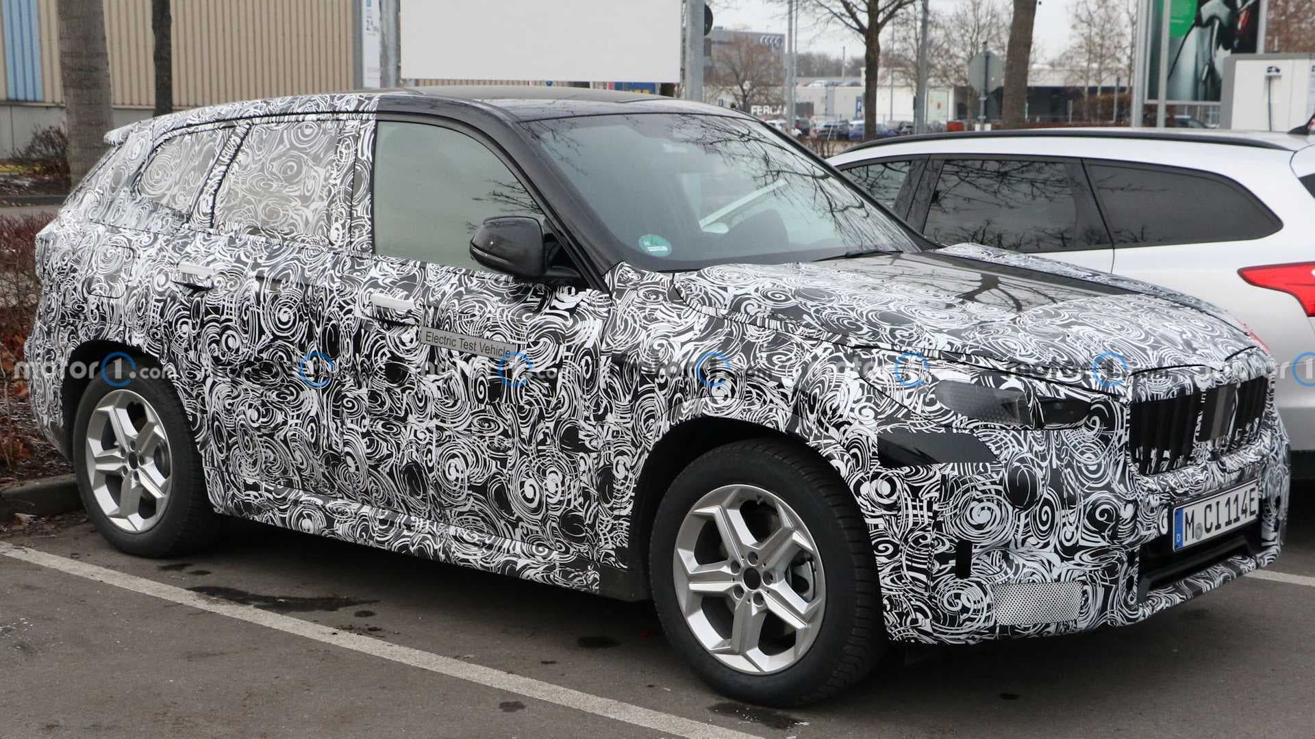 BMW iX1 se testuje už něco málo přes rok