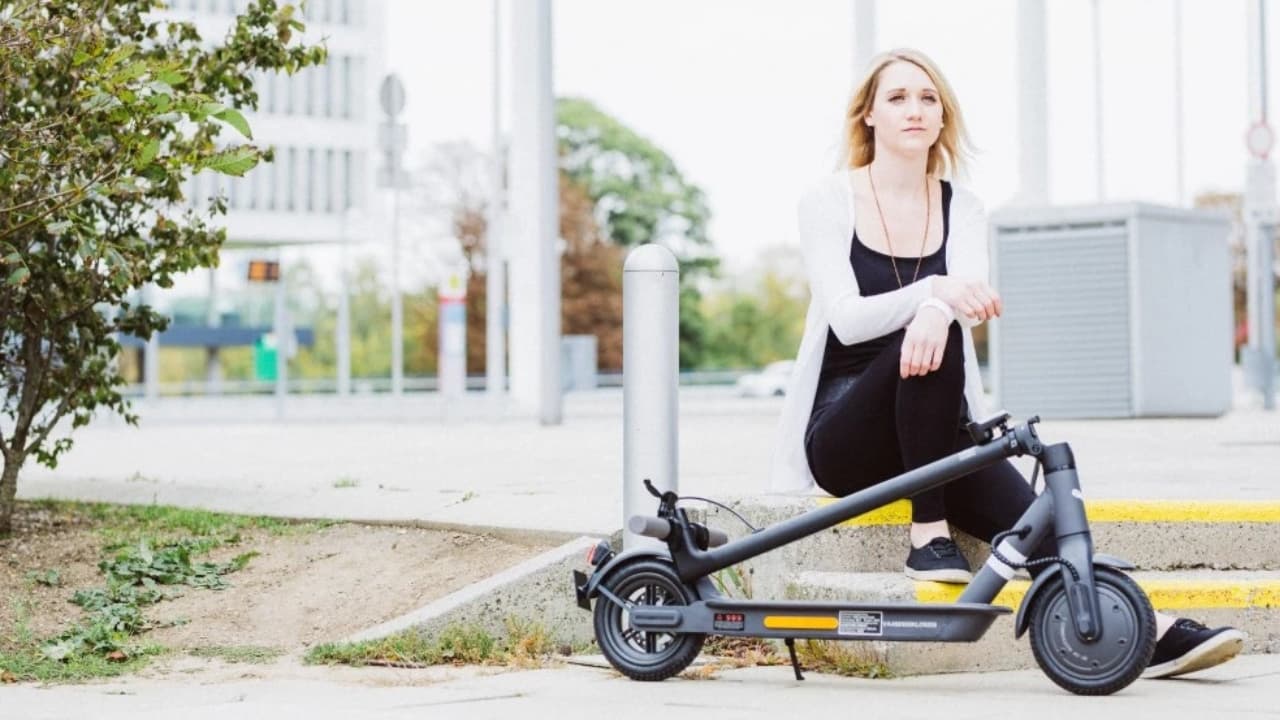 Lidl právě nabízí zajímavou městskou elektrokoloběžku