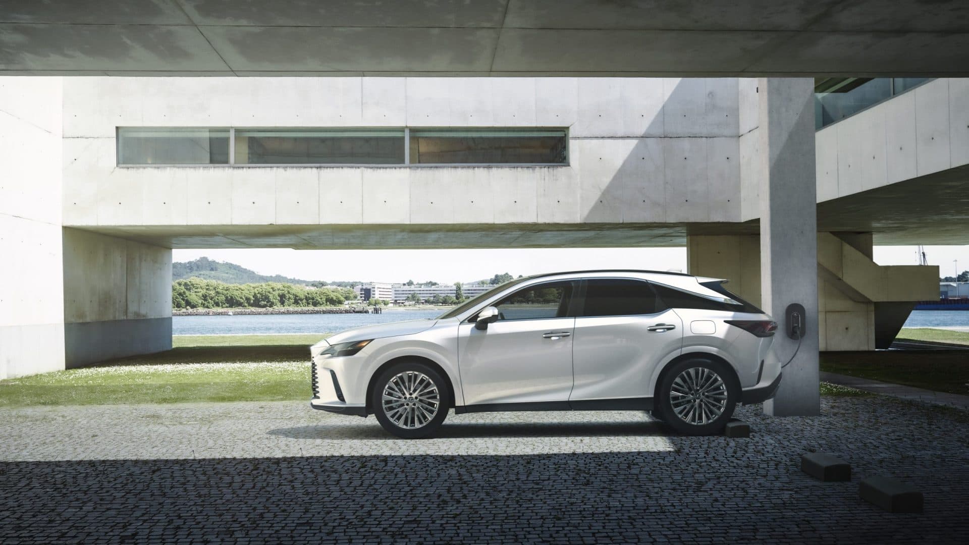 Lexus RX 450h+