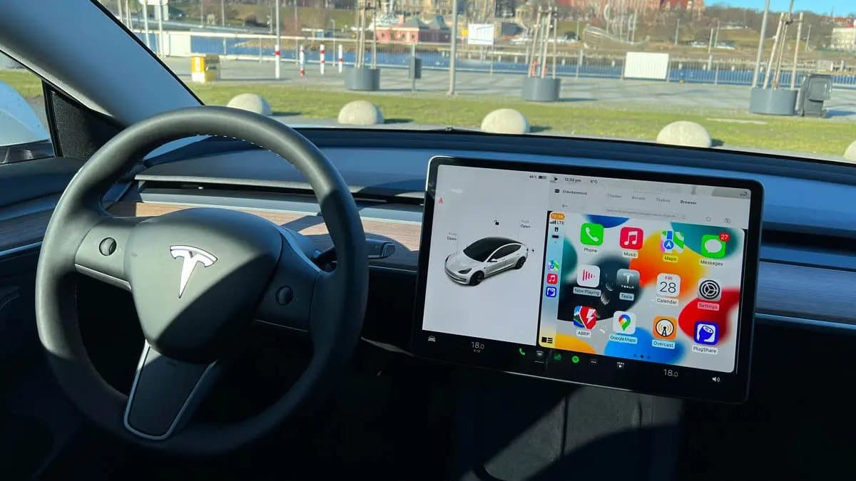 Tesla Apple CarPlay Android Auto hack