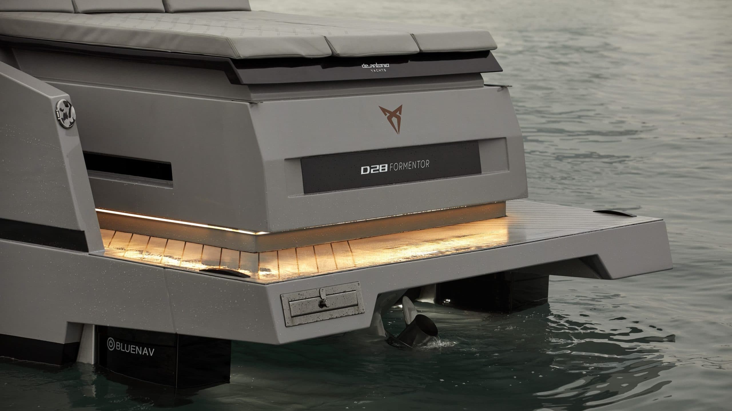 Hybridní jachta D28 Formentor e-HYBRID