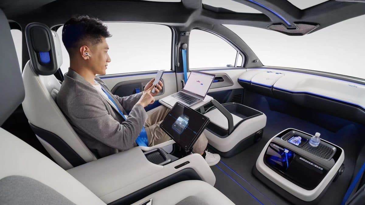 Interiér plně autonomního Baidu Apollo RT6 | foto: Baidu