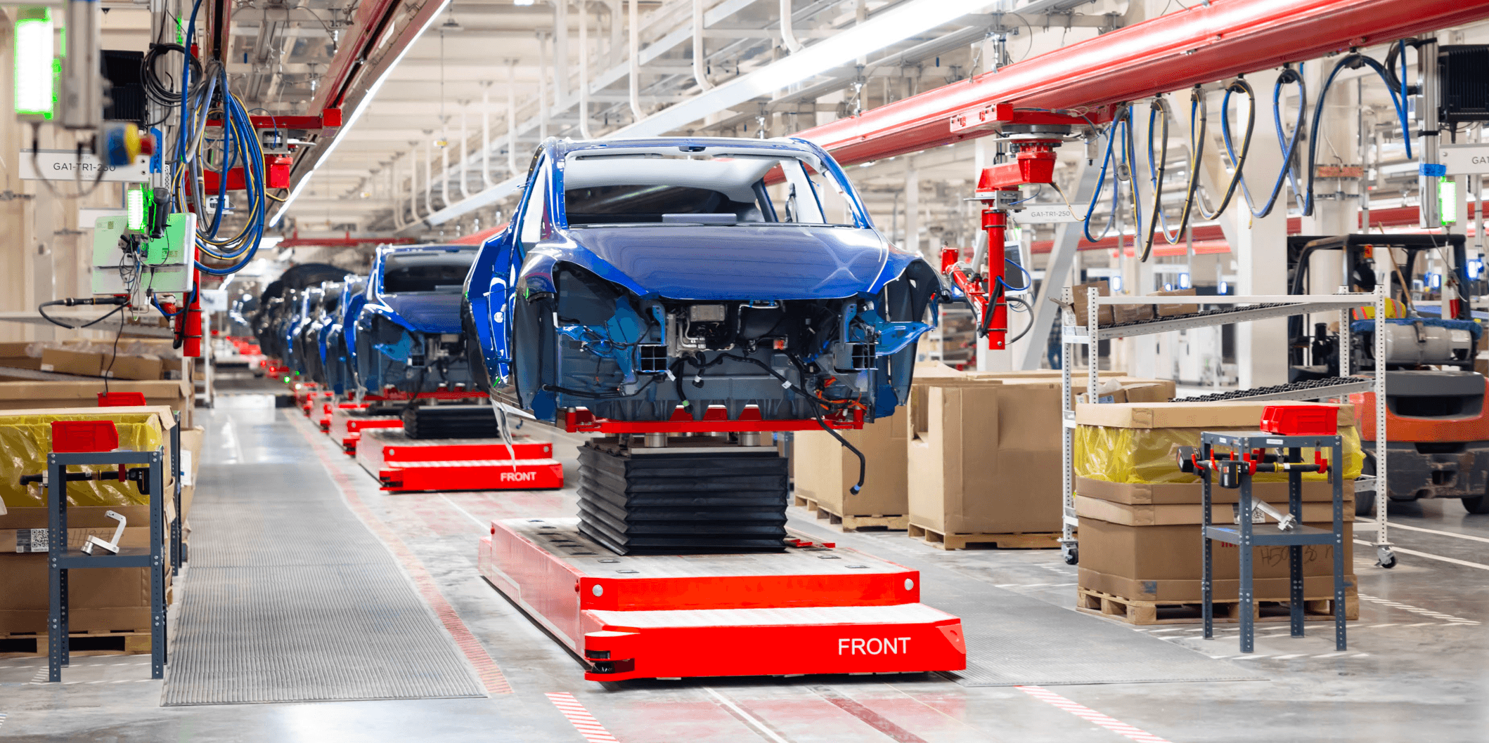 Výroba nové generace elektromobilů Tesla Model Y v Gigatovárně Texas Austin