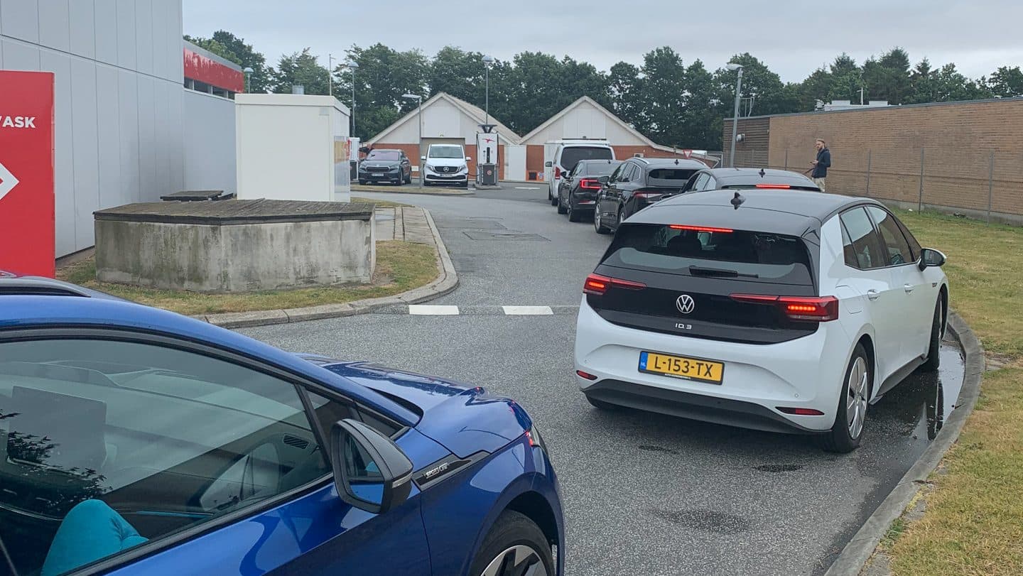 Čekání na druhé nabíječce