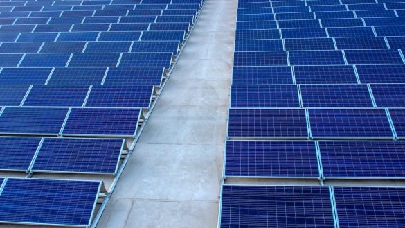 Austrálie už má tolik energie z fotovoltaiky, že ji lidem začne rozdávat zadarmo