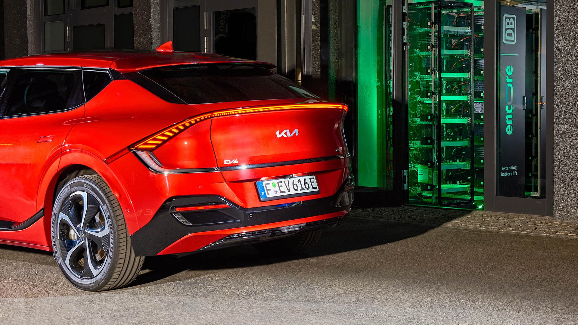 Takto Kia využívá staré baterie z elektromobilů