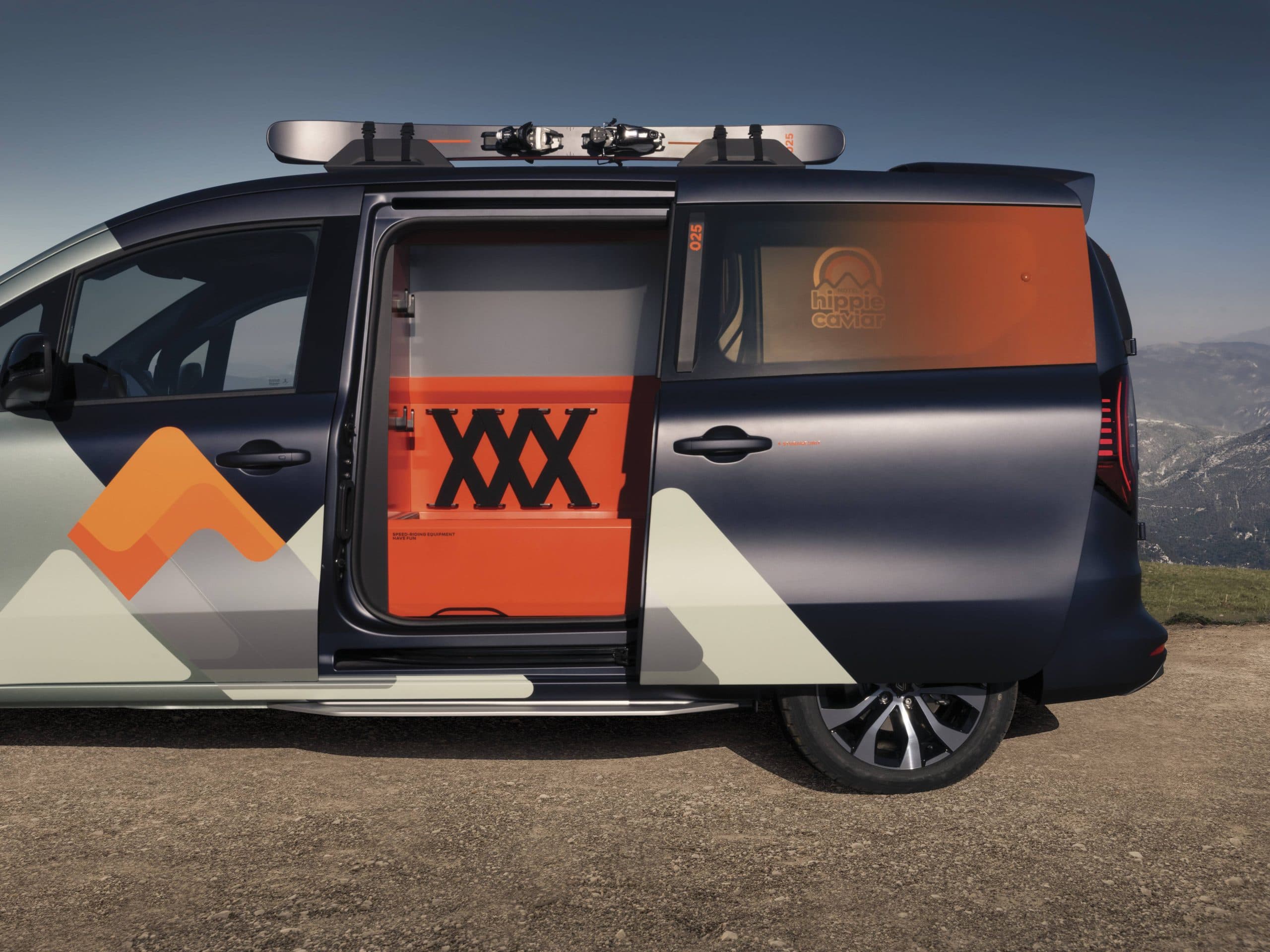 Renault Kangoo v kempovací verzi Hippie Caviar Motel