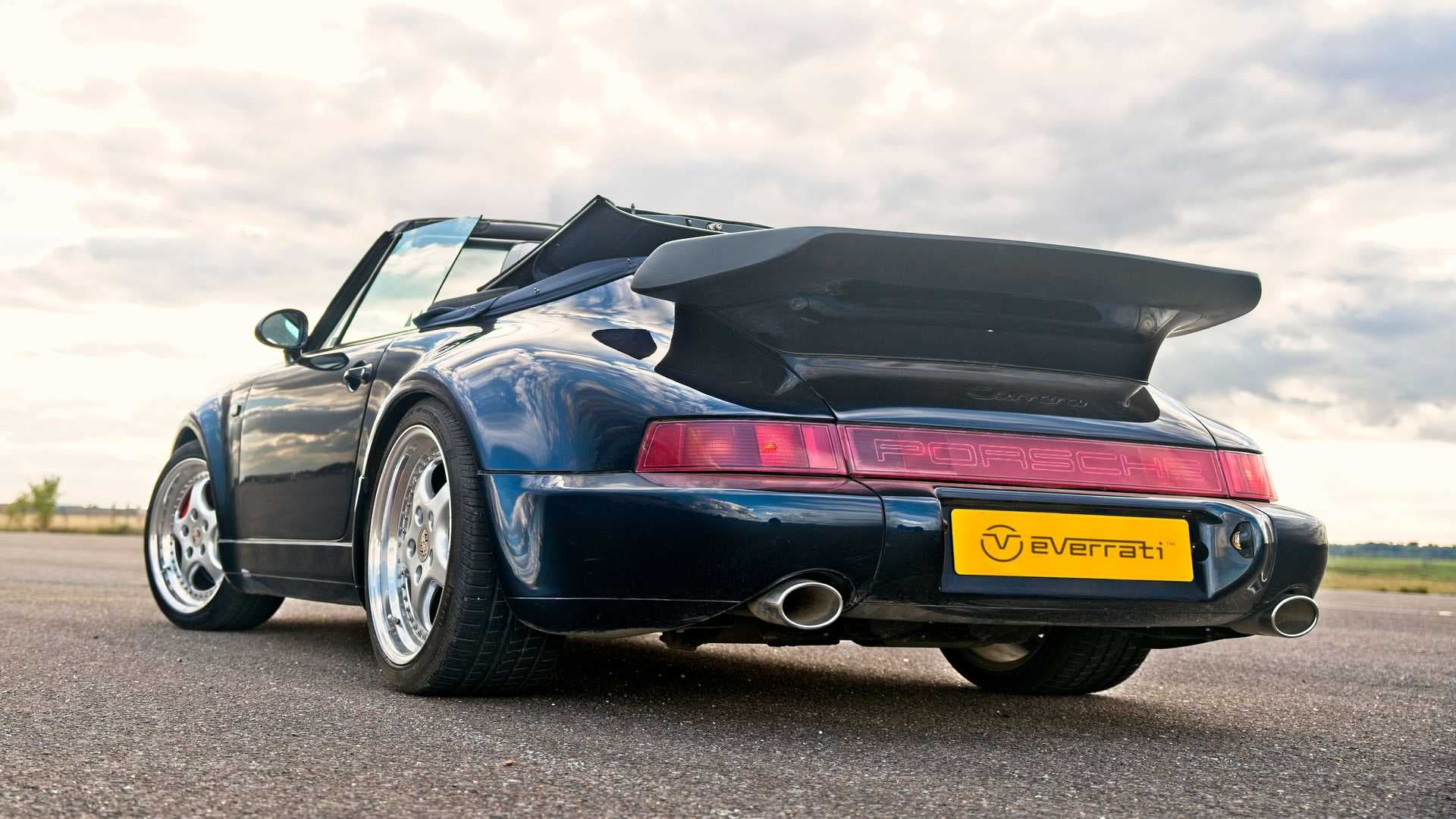 Porsche 911 generace 964 s elektrickým pohonem od firmy Everrati