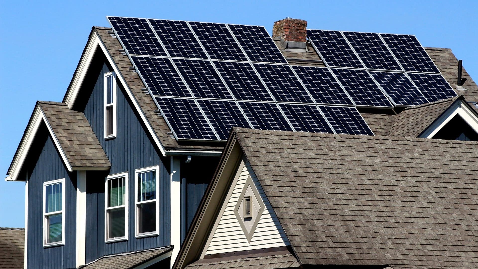 Fotovoltaické panely na střeše