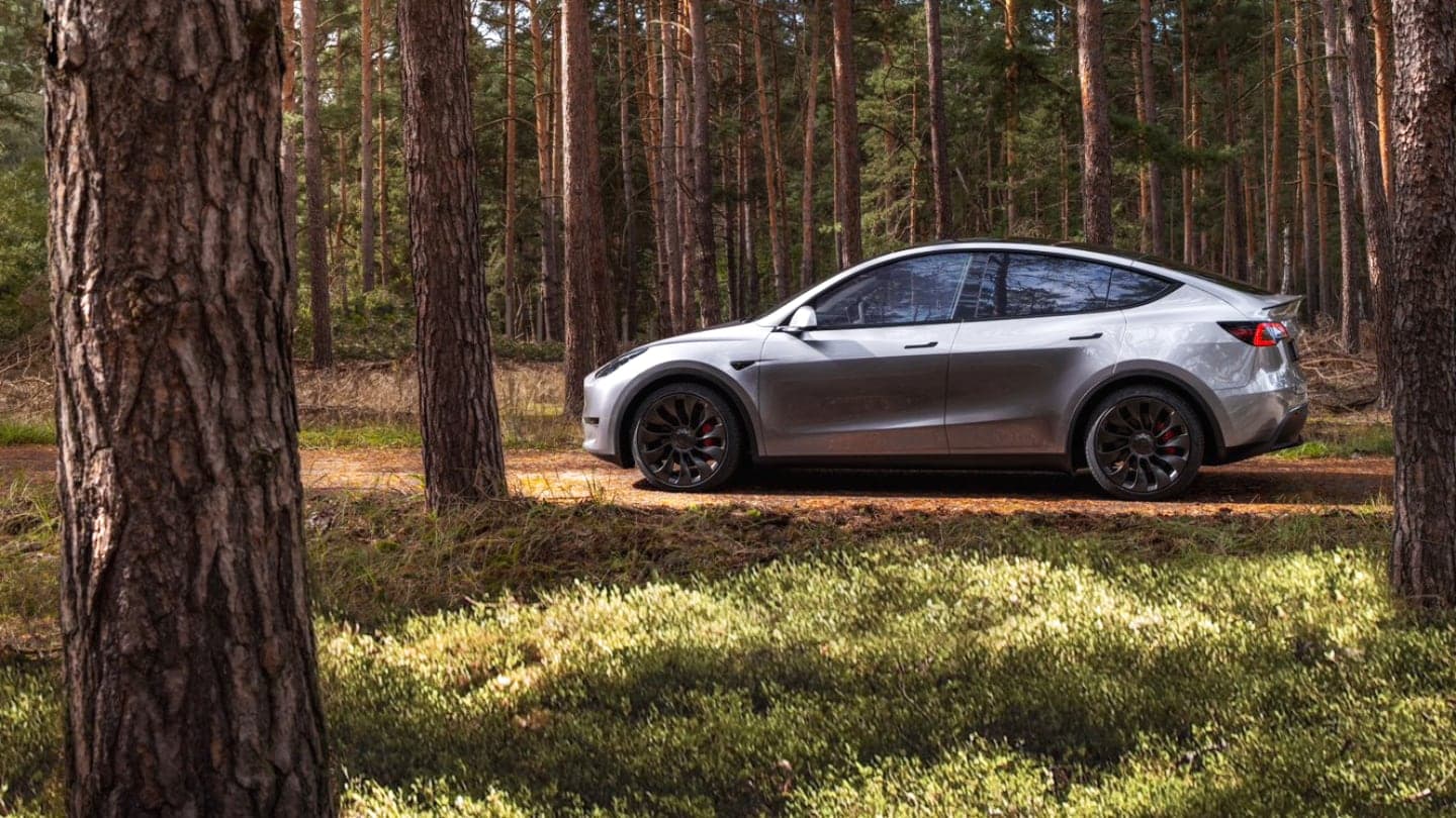Tesla Model Y a nová barva Quicksilver