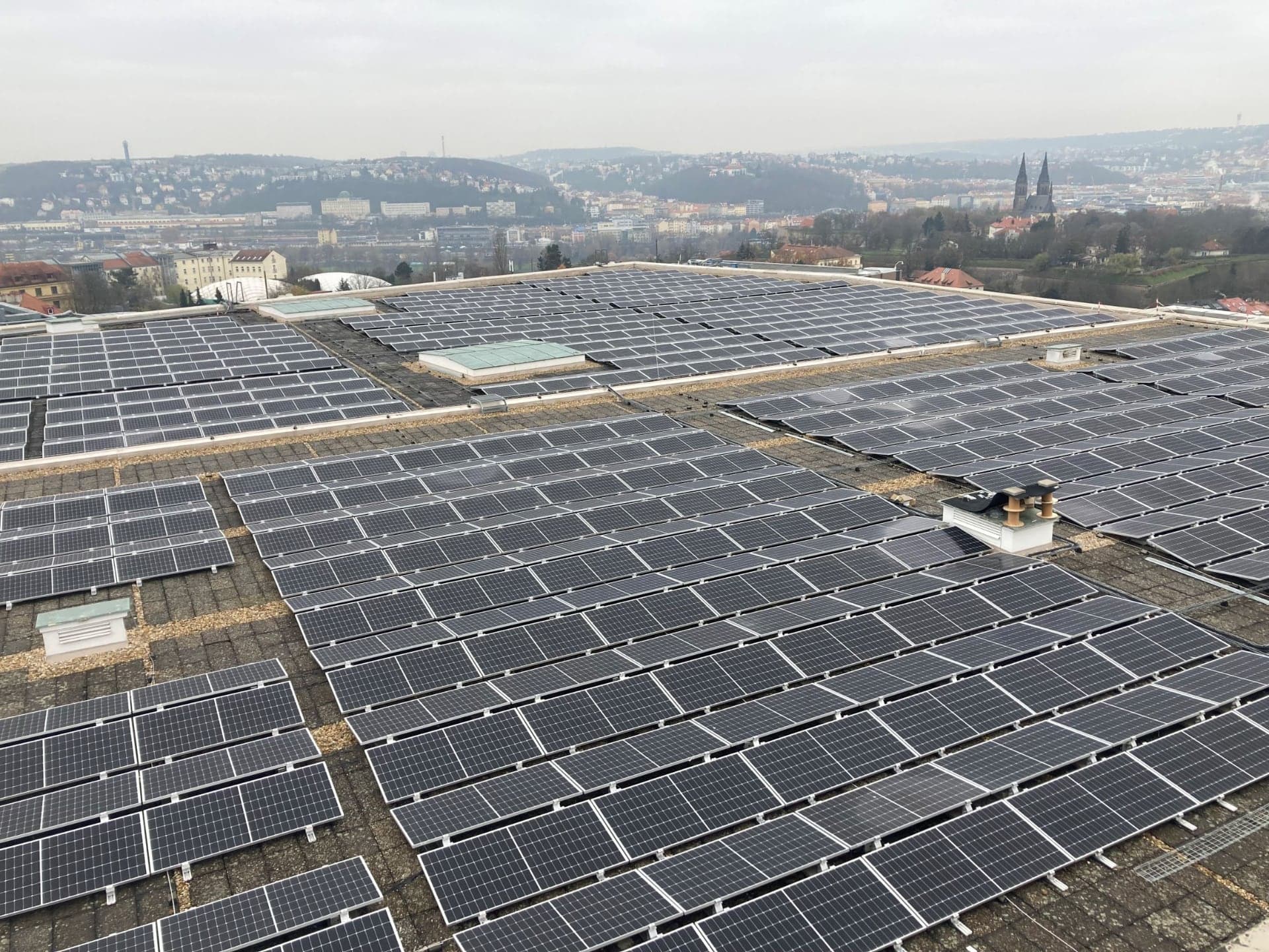 Fotovoltaická elektrárna na střeše Kongresového centra Praha