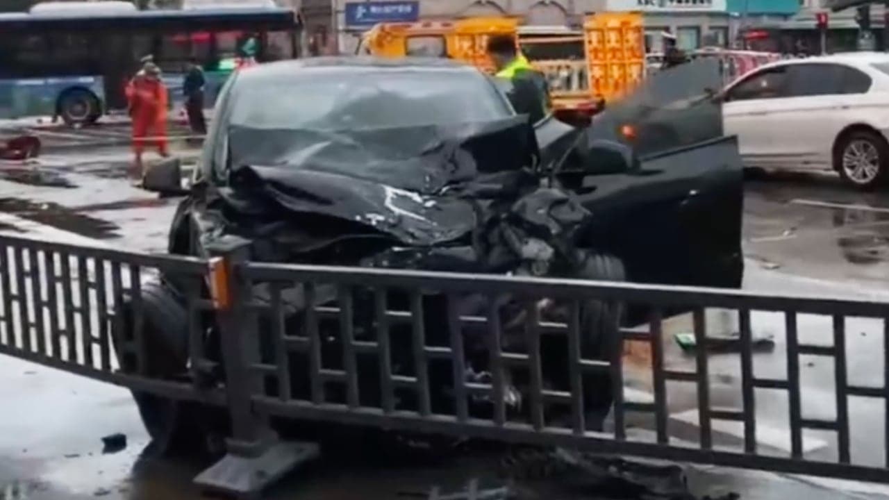 Smrtelná nehoda Tesly Model Y v Číně