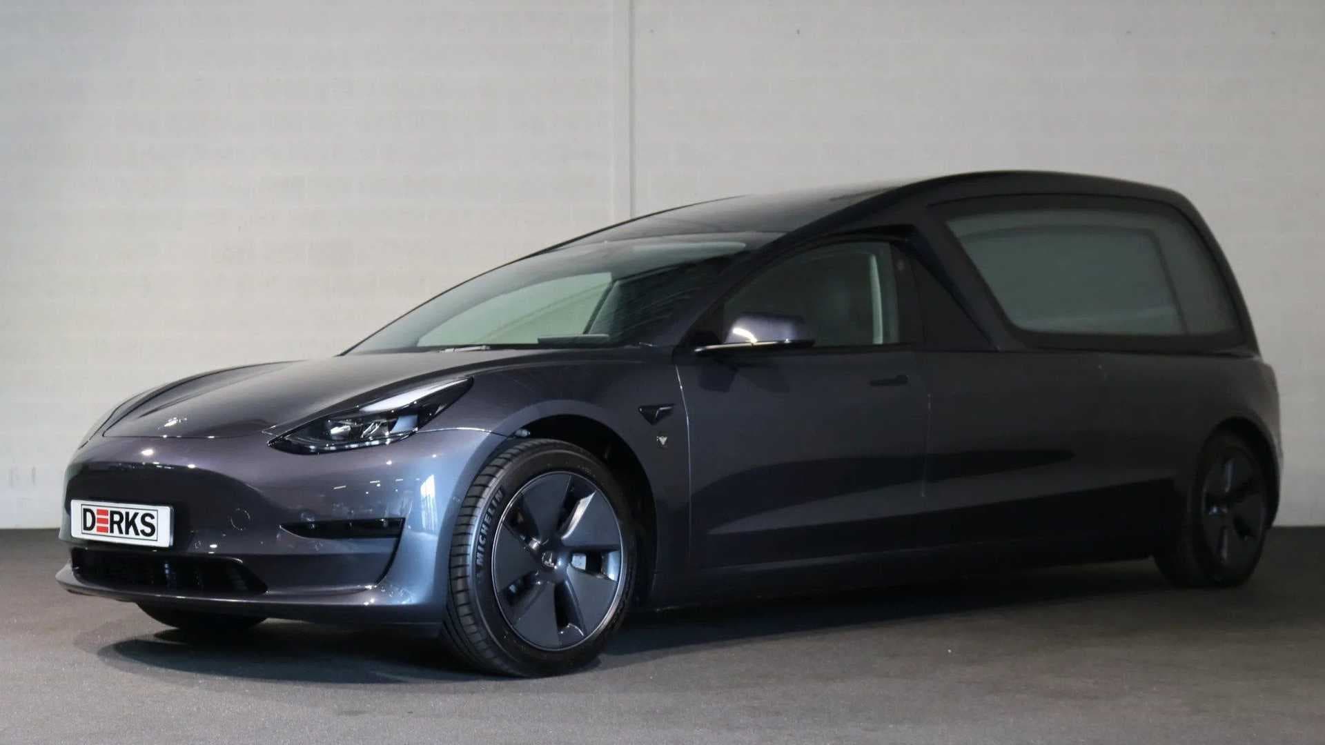 Tesla Model 3 jako pohřební vůz