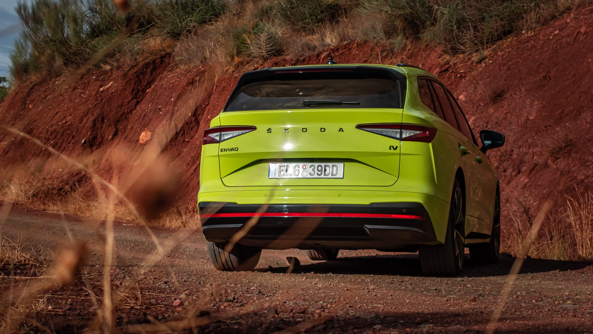 Záď elektromobilu Škoda Enyaq RS iV