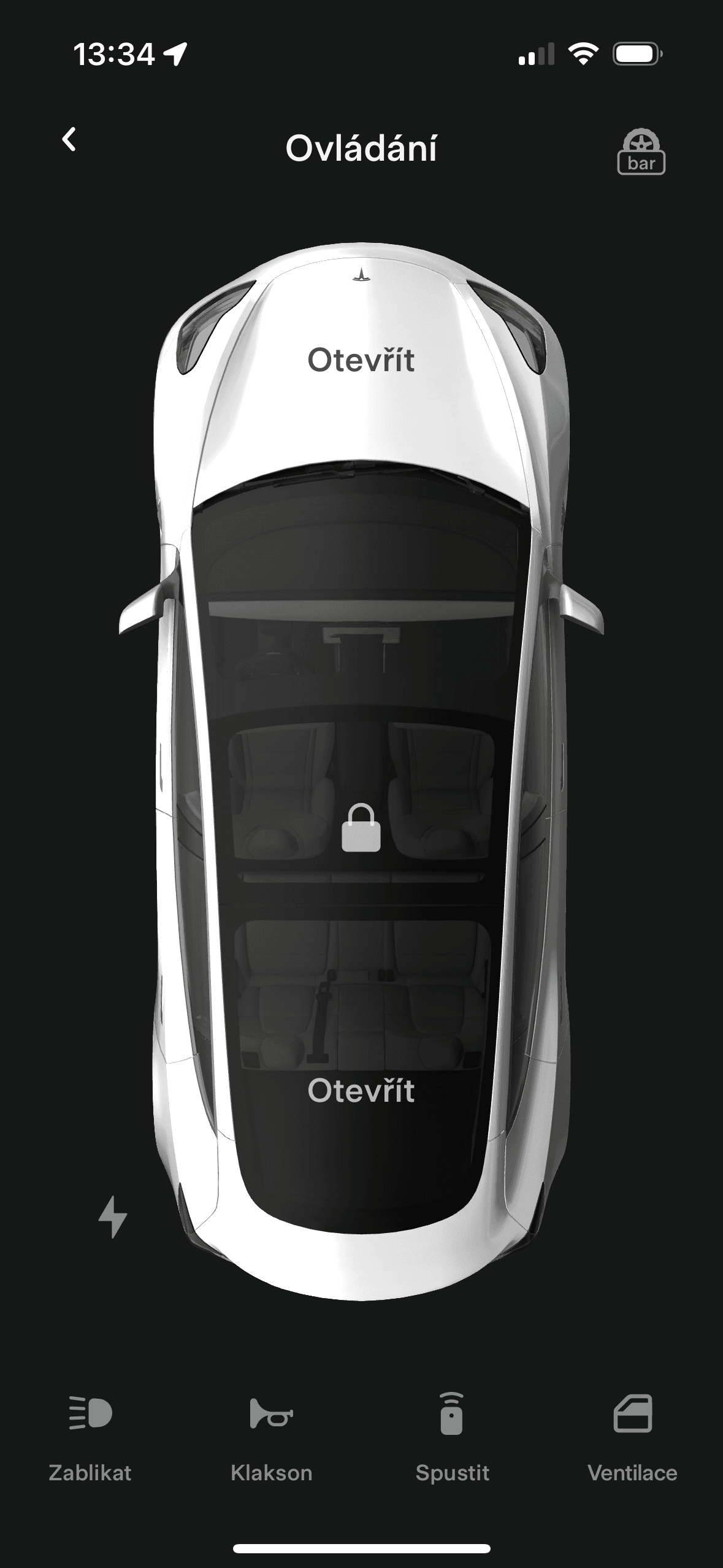 Tesla Model 3 a mobilní aplikace