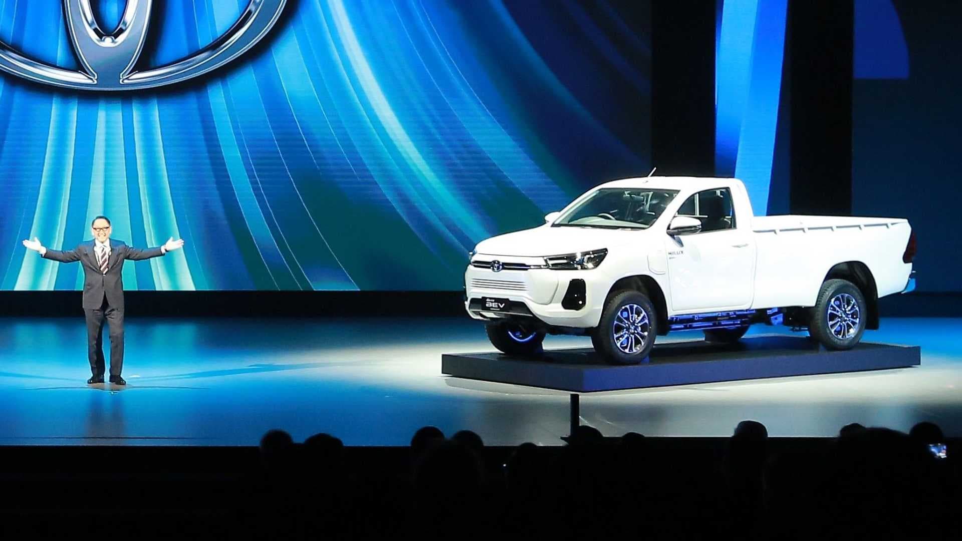 Elektrický koncept Toyota Hilux Revo