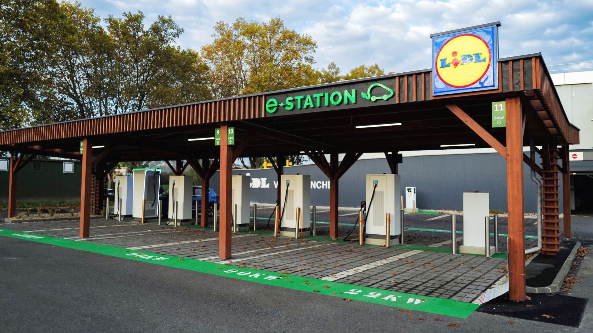 Rychlonabíjecí stanice Lidl ve Francii