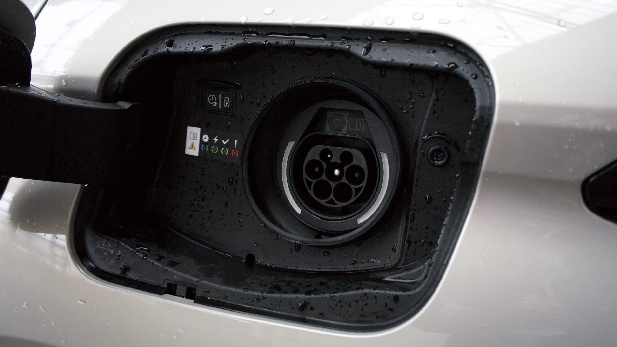 Nabíjecí port DS 4 E-Tense 225