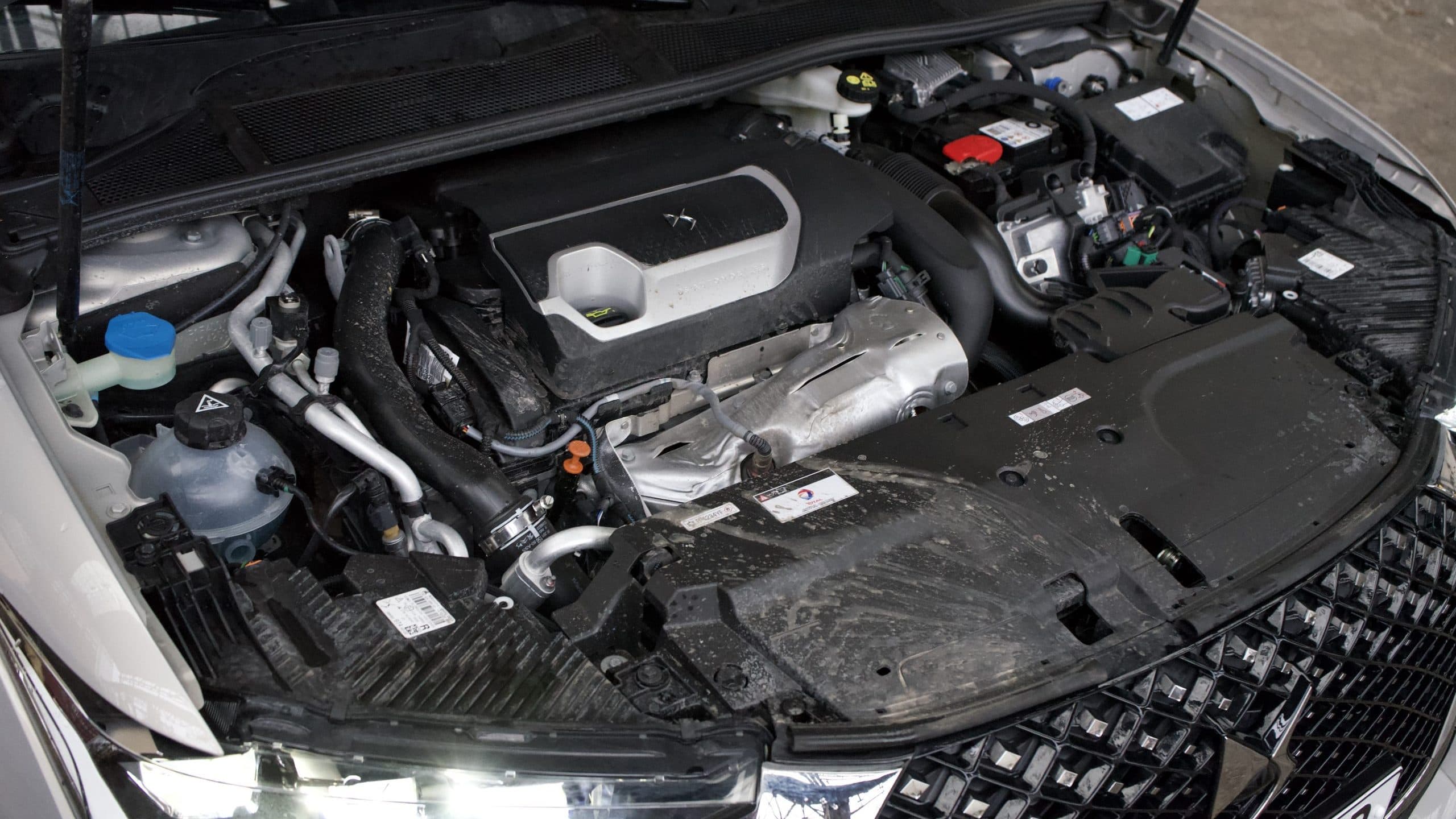 Motorový prostor DS 4 E-Tense 225