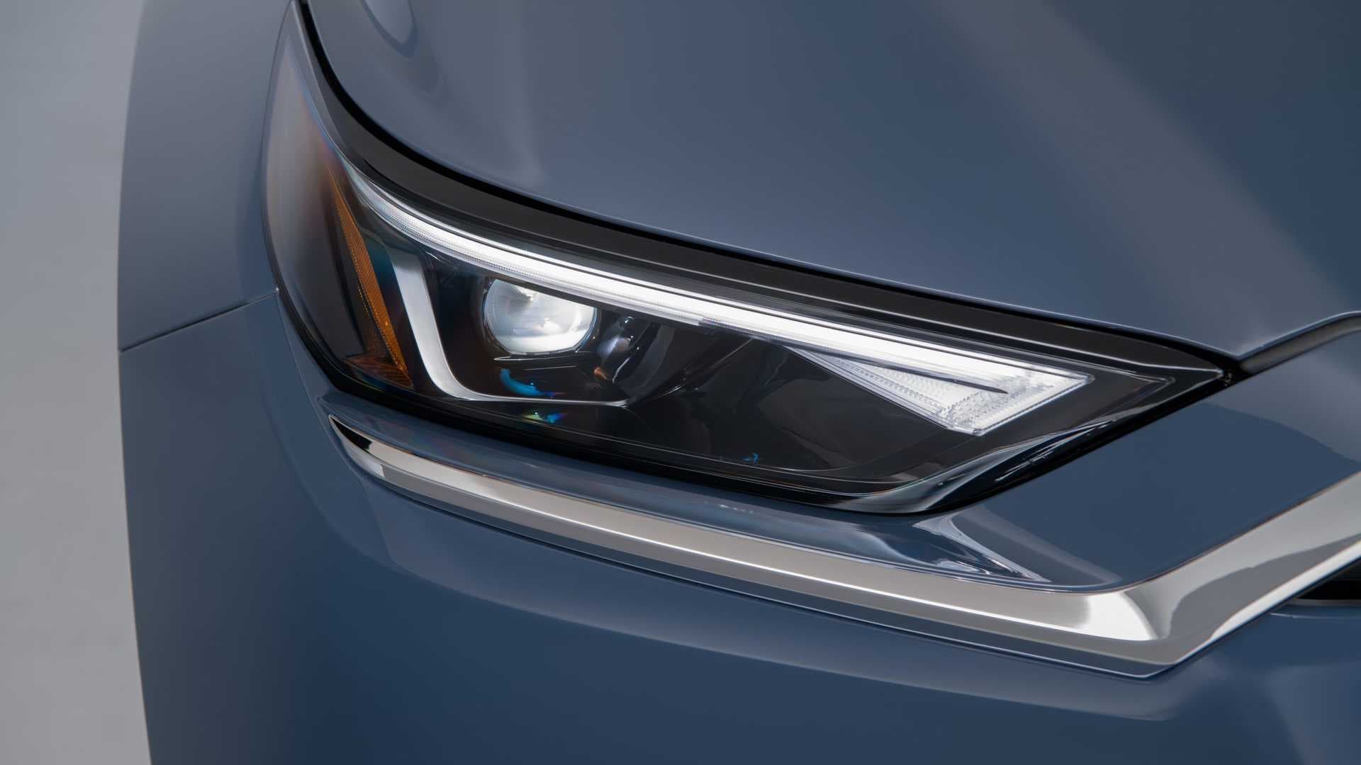 LED světlomet, Toyota Grand Highlander