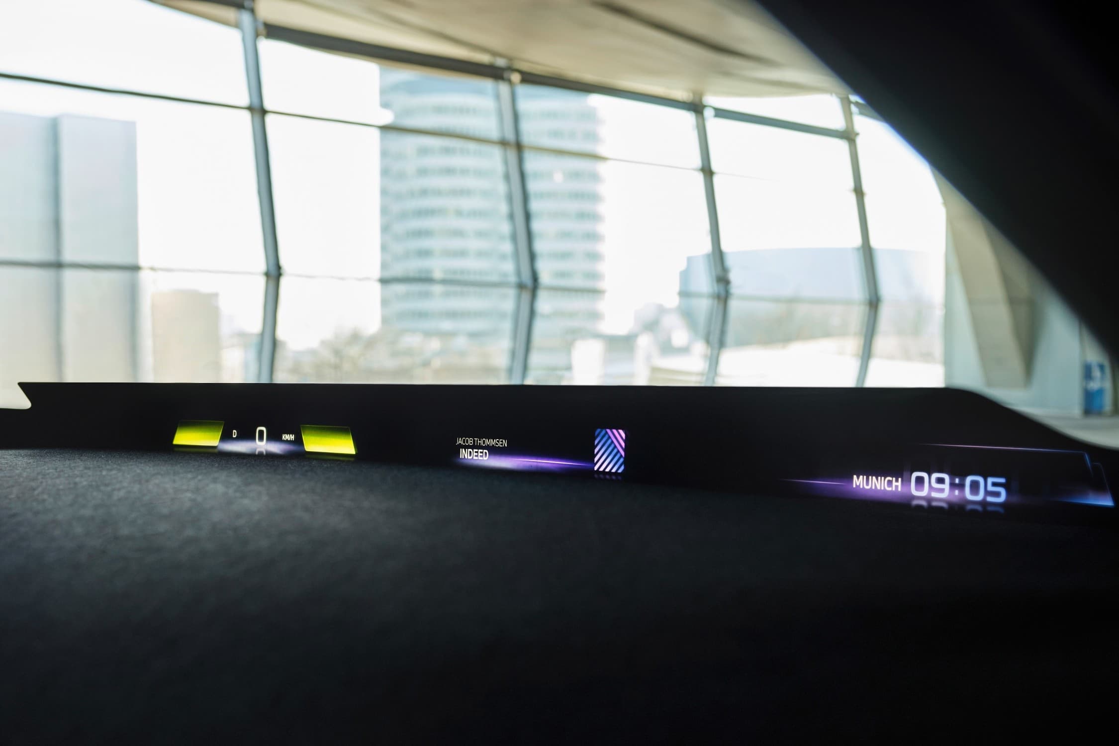 BMW Panoramic Vision Head-up displej
