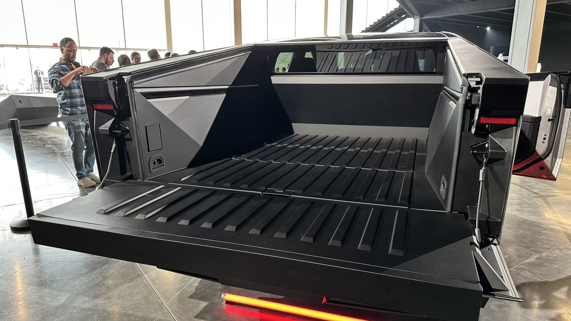 Zadní část prototypu Cybertrucku