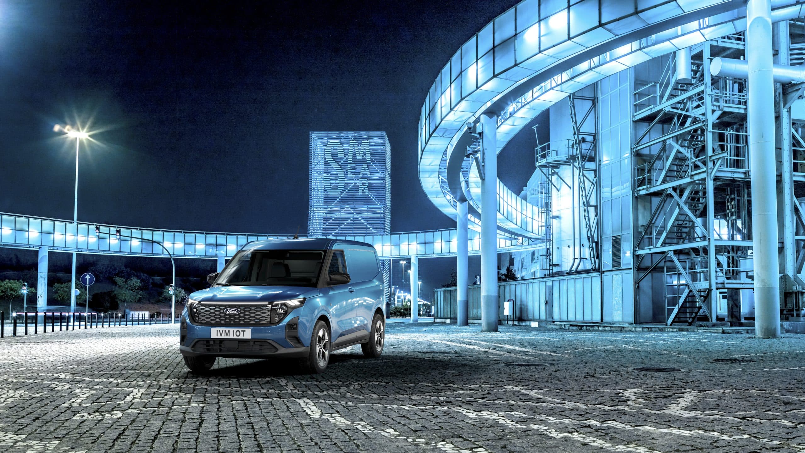 Ford E-Transit Courier 2023