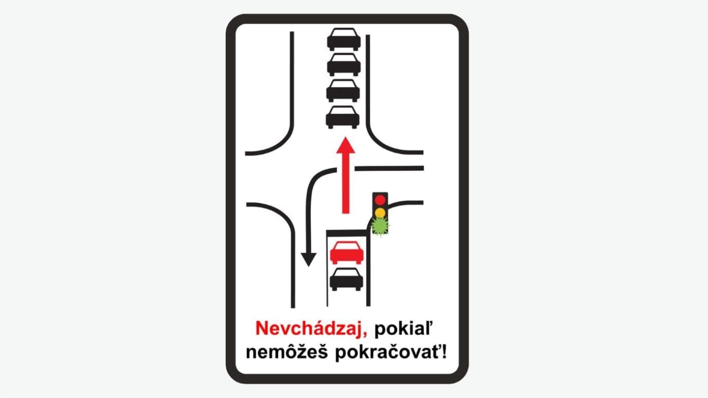 Nová dopravní značka na Slovensku, která má zabránit řidičům ve vjezdu do přeplněné křižovatky