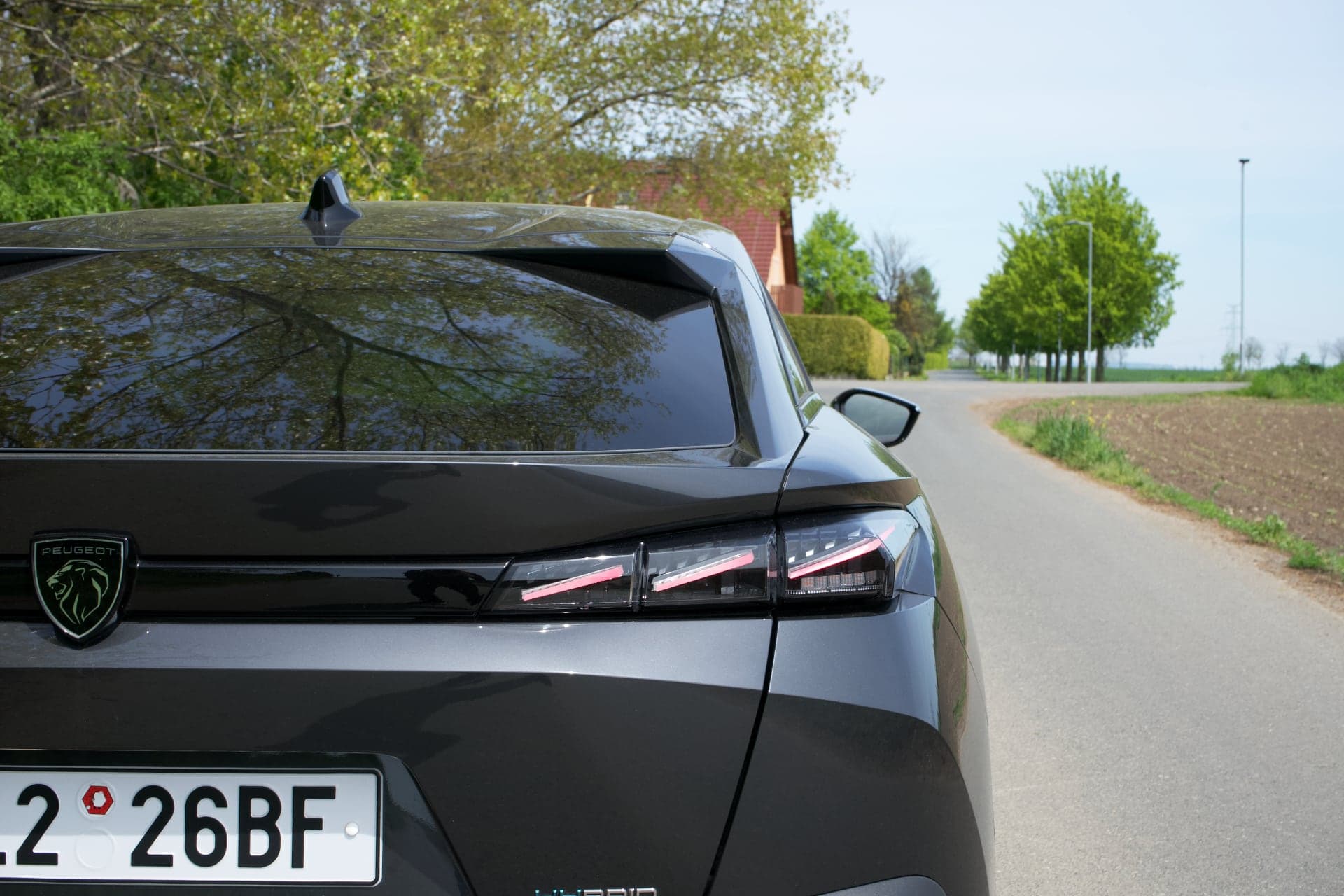 Peugeot 408 GT Plug-in hybrid 225 test