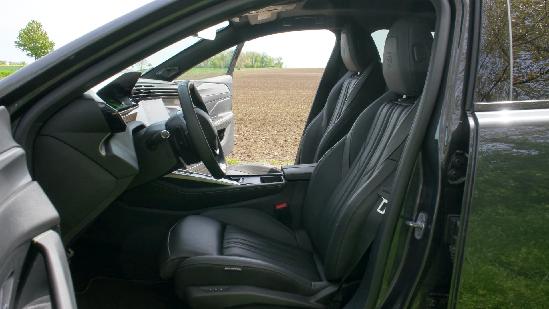 Peugeot 408 GT Plug-in hybrid 225 test