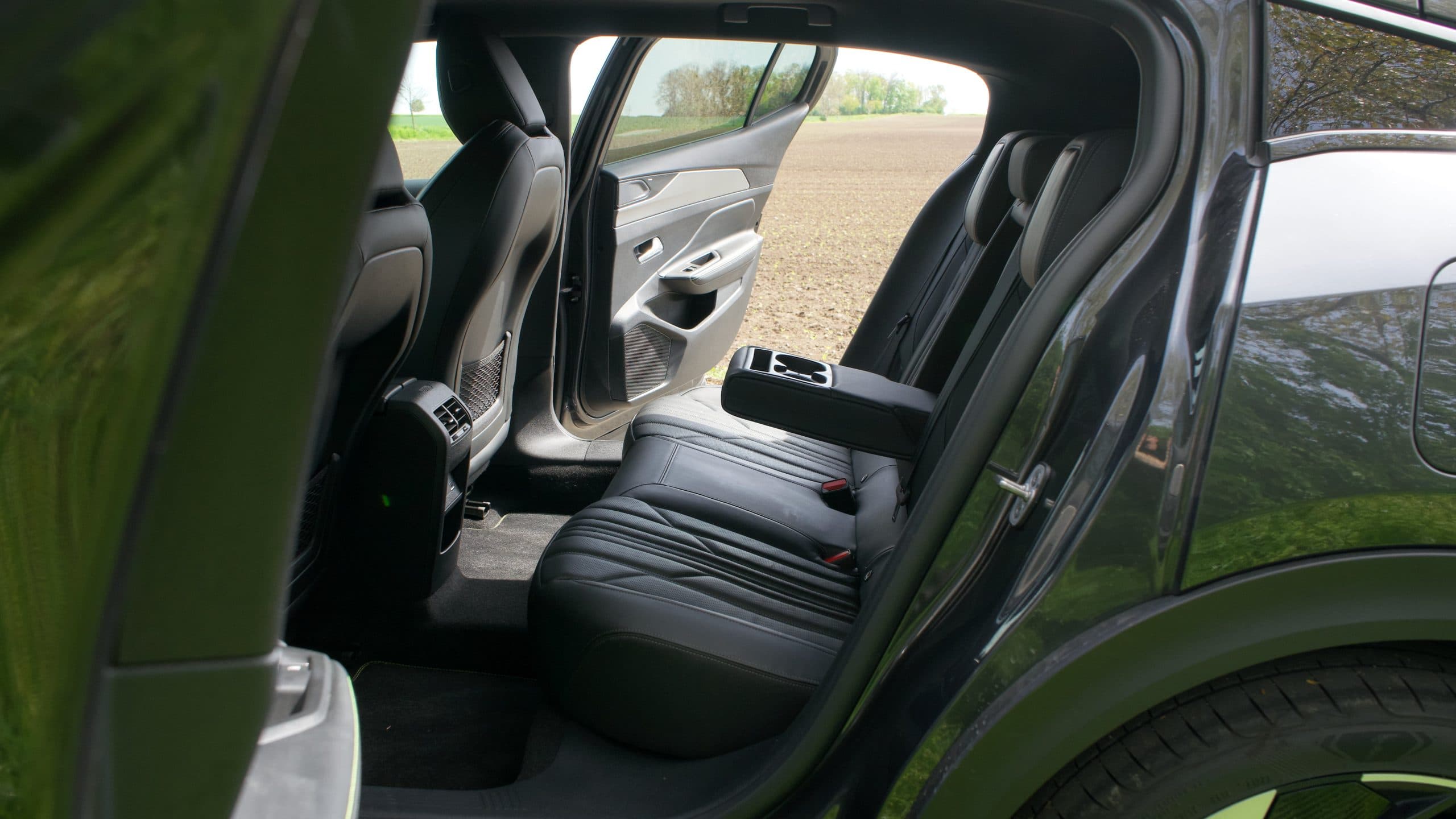 Peugeot 408 GT Plug-in hybrid 225 test