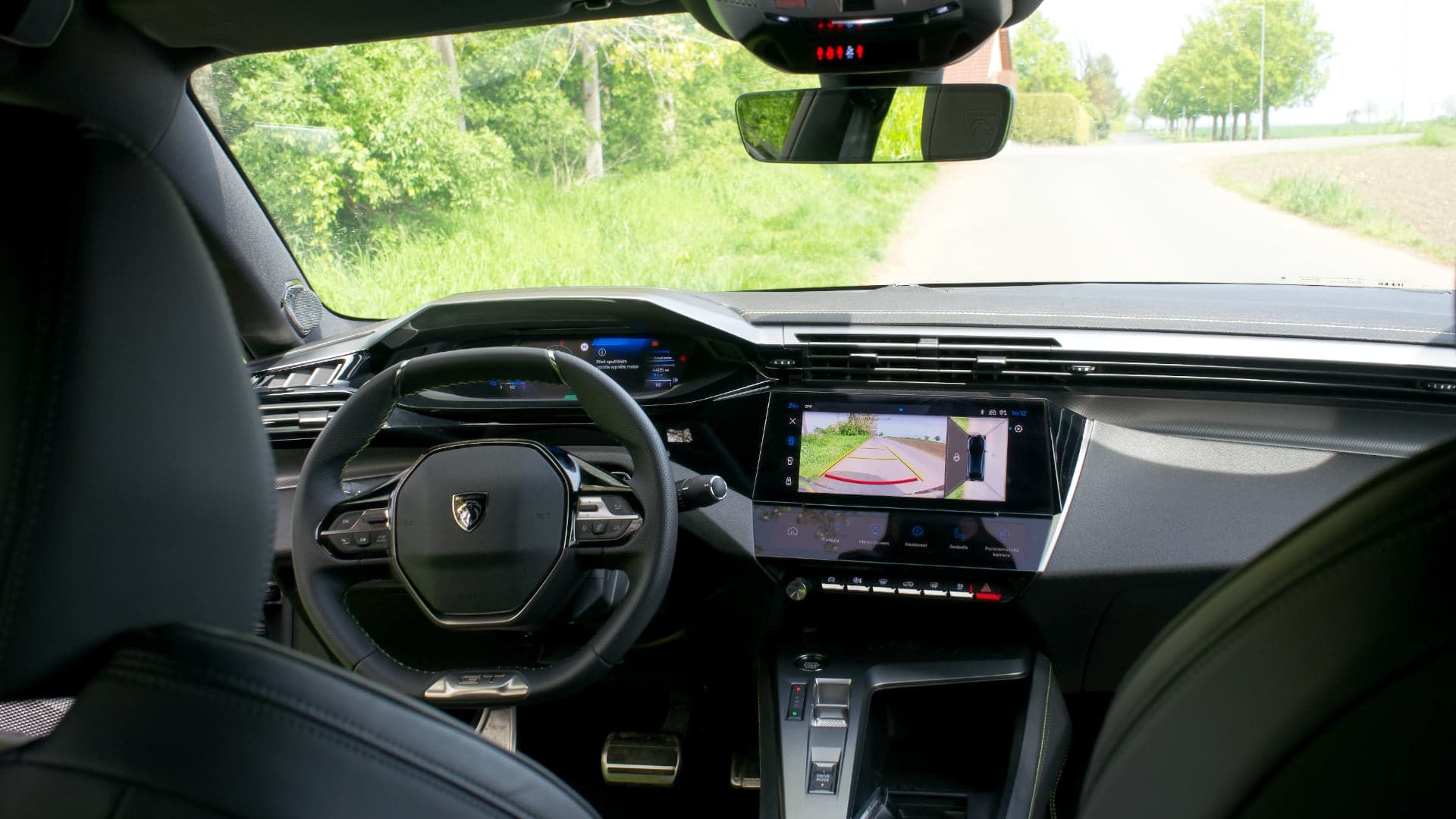 Peugeot 408 GT Plug-in hybrid 225 test