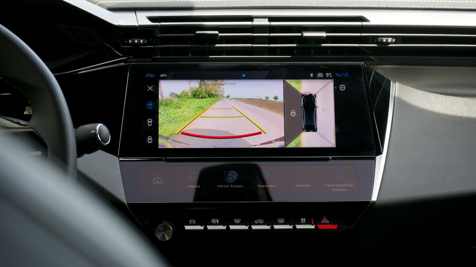 Peugeot 408 GT Plug-in hybrid 225 test