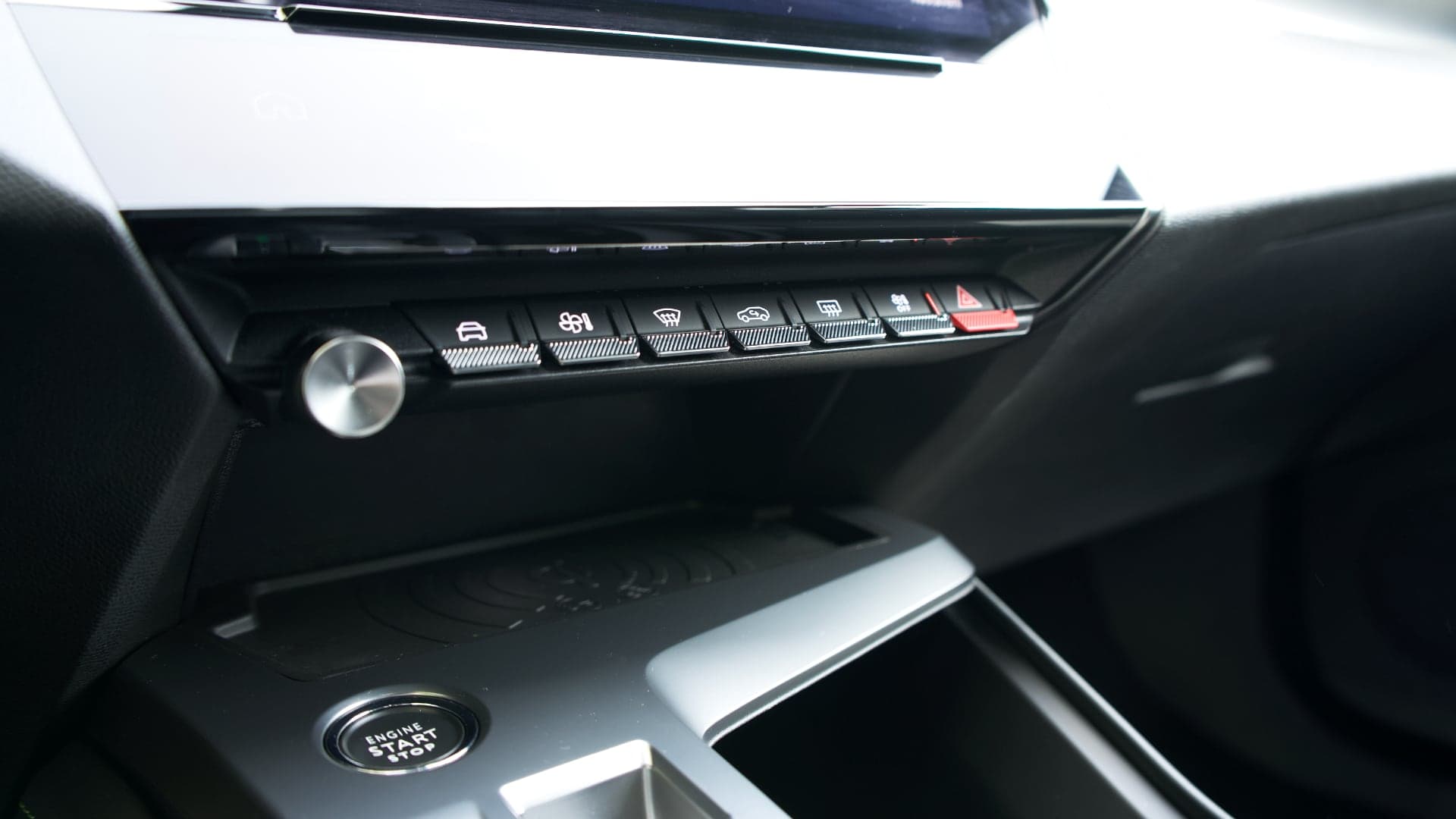 Peugeot 408 GT Plug-in hybrid 225 test