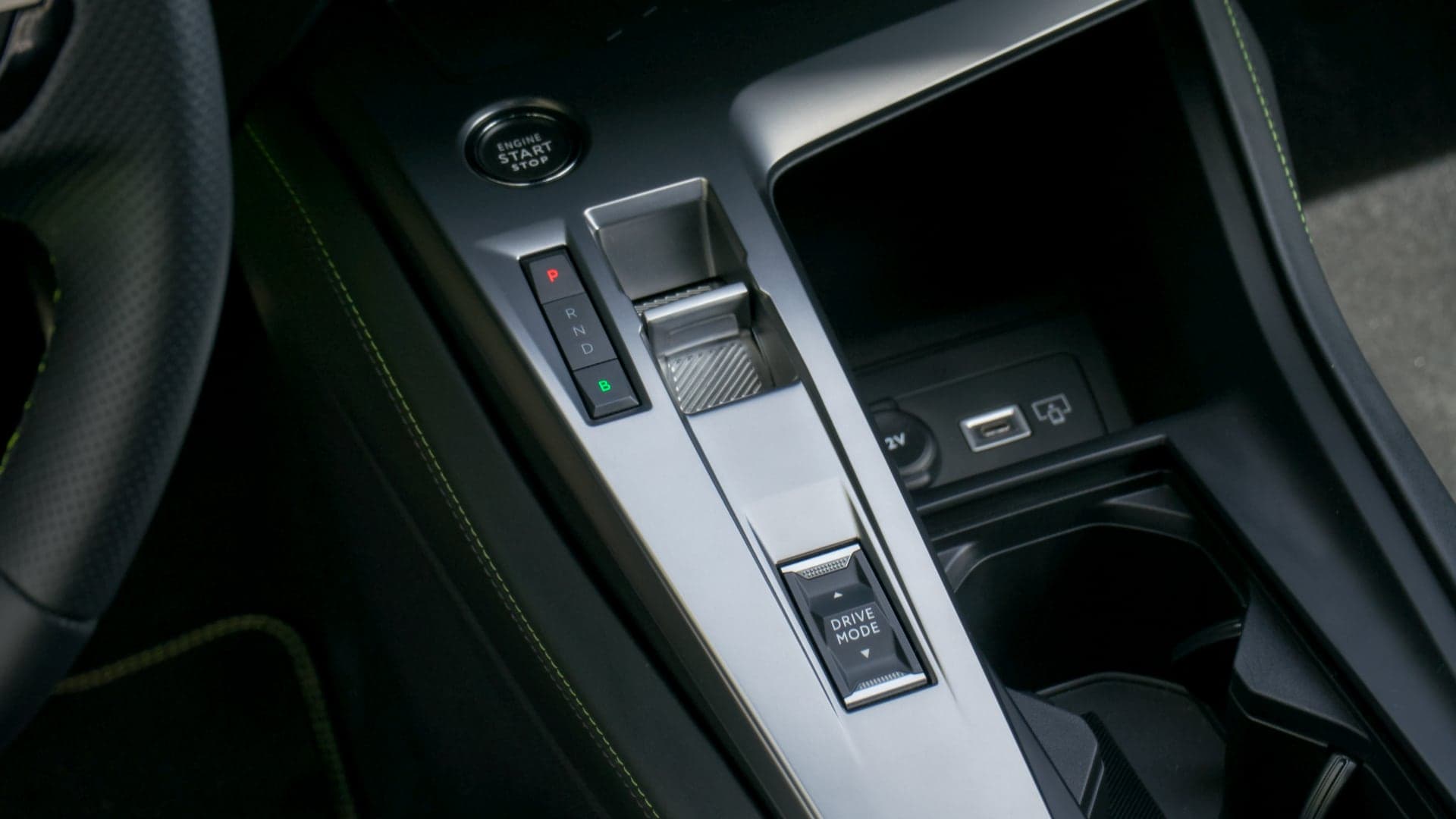 Peugeot 408 GT Plug-in hybrid 225 test