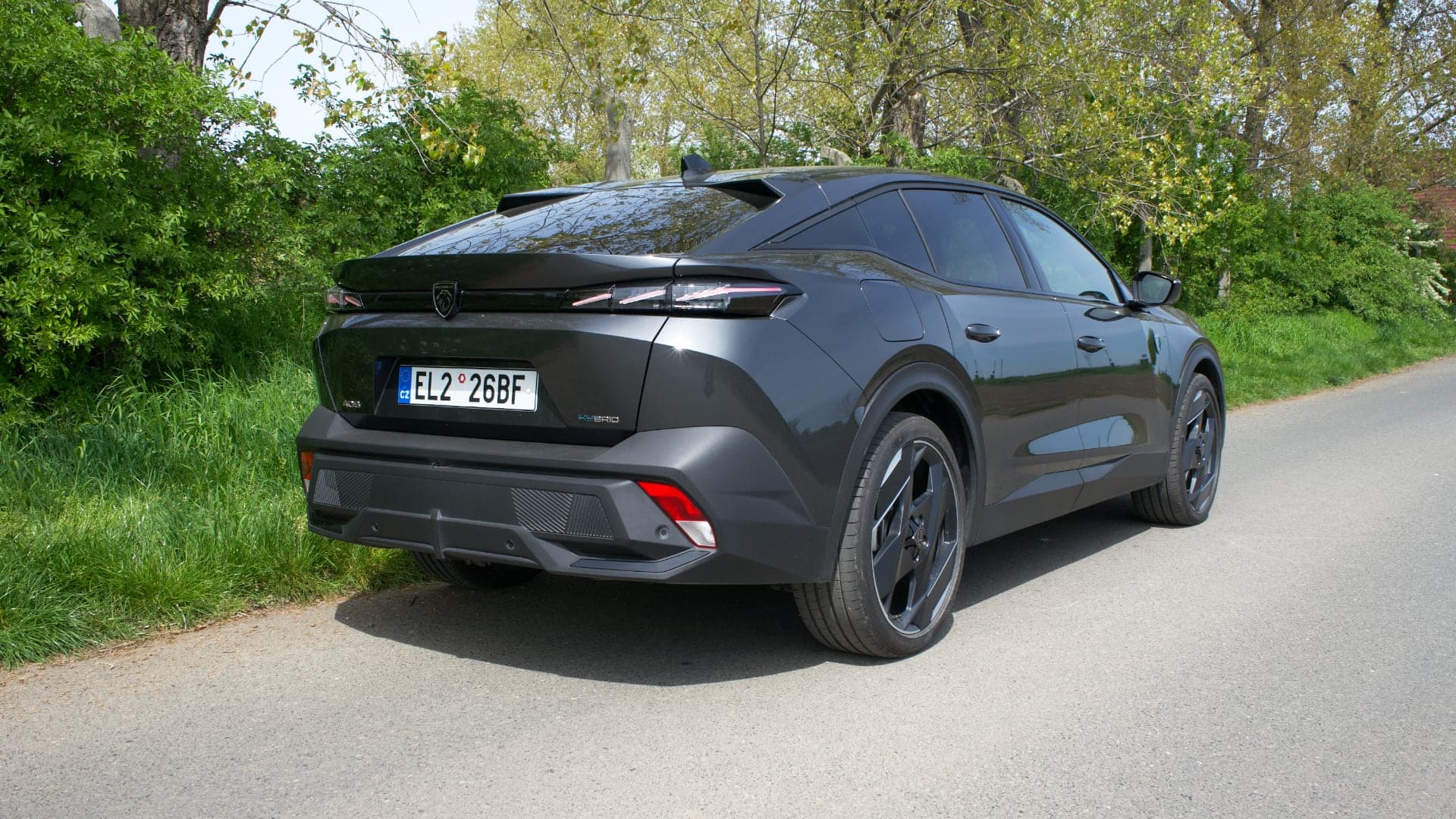 Peugeot 408 GT Plug-in hybrid 225 test