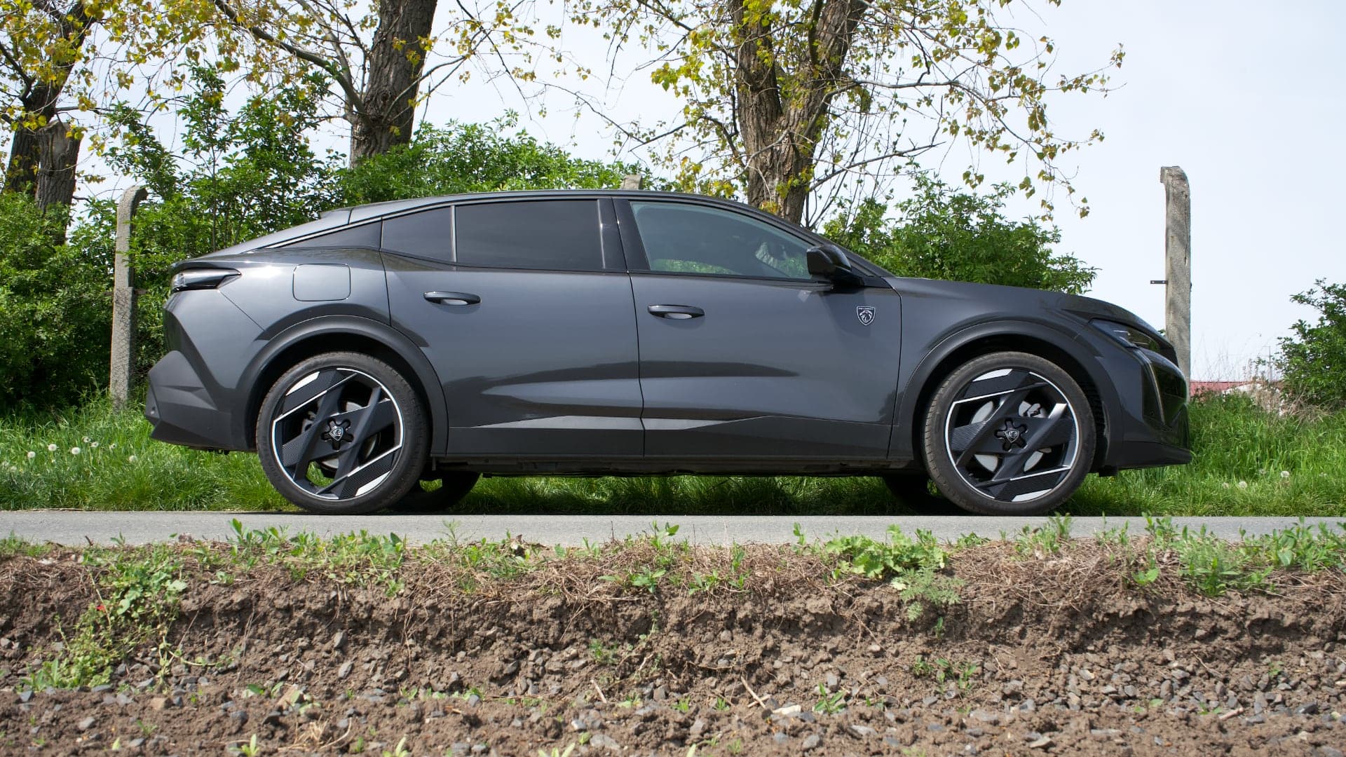 Peugeot 408 GT Plug-in hybrid 225 test