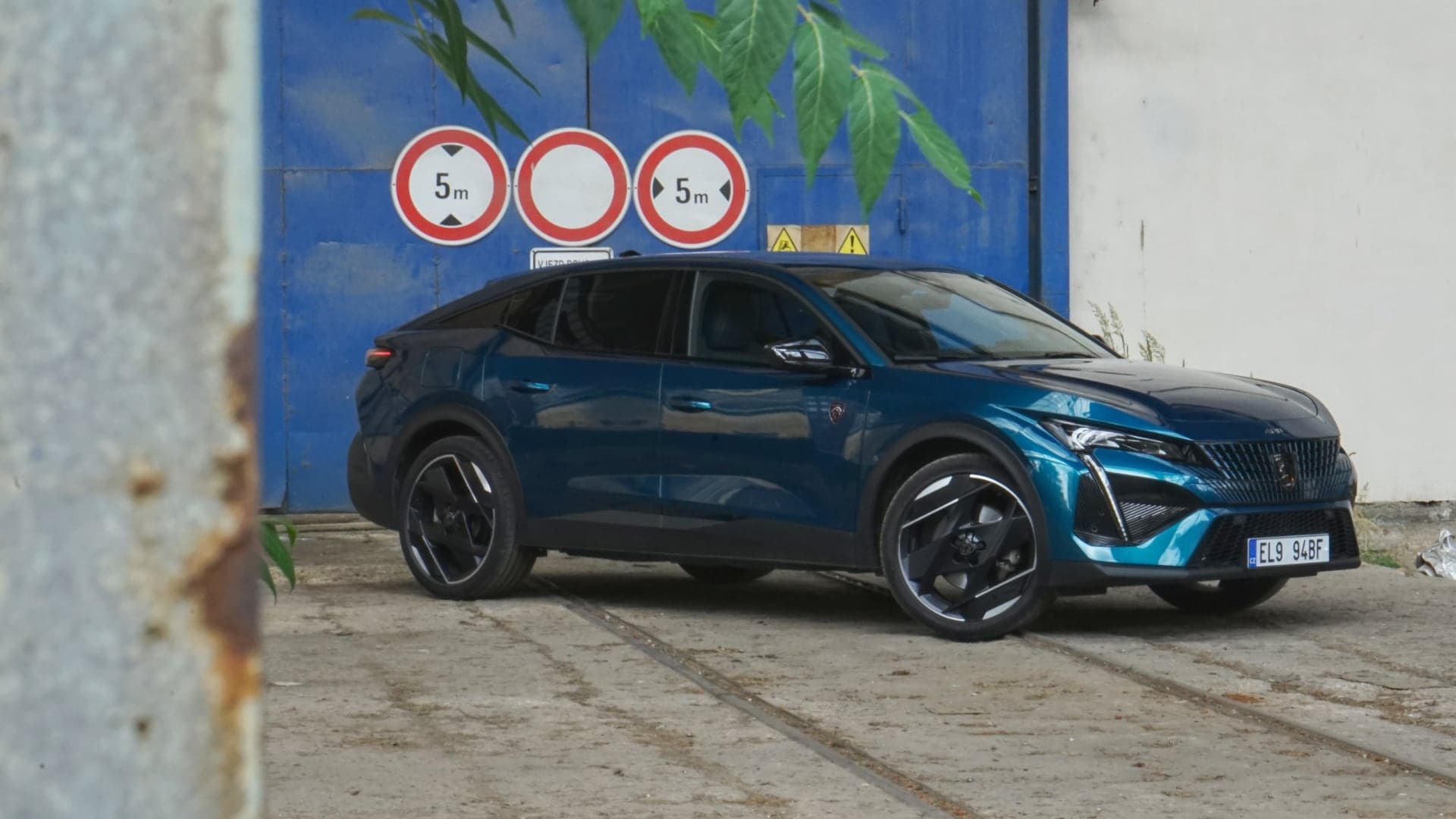 Peugeot 408 e-G7 Hybrid 225 test