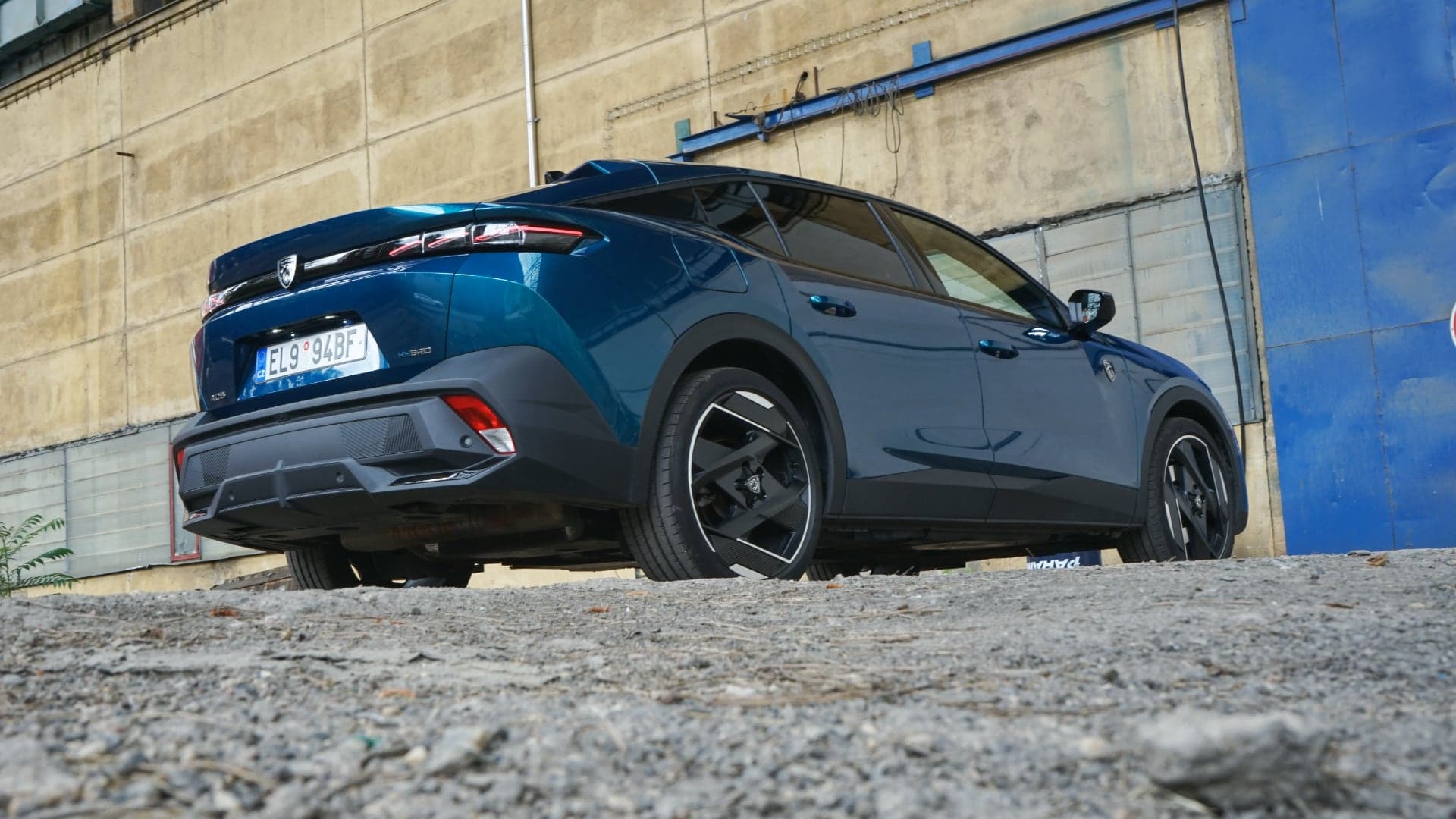 Peugeot 408 e-G7 Hybrid 225 test
