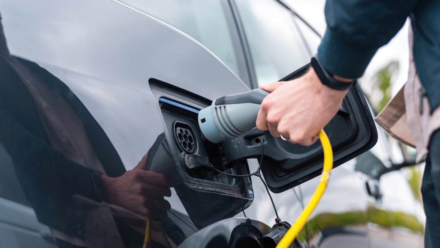 Nabíjení elektrického auta | foto: Freepik