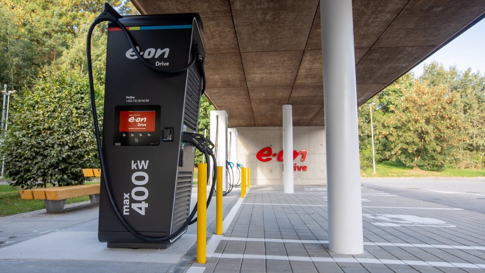E.ON otevřel rychlonabíječku s výkonem až 400 kW u Humpolce