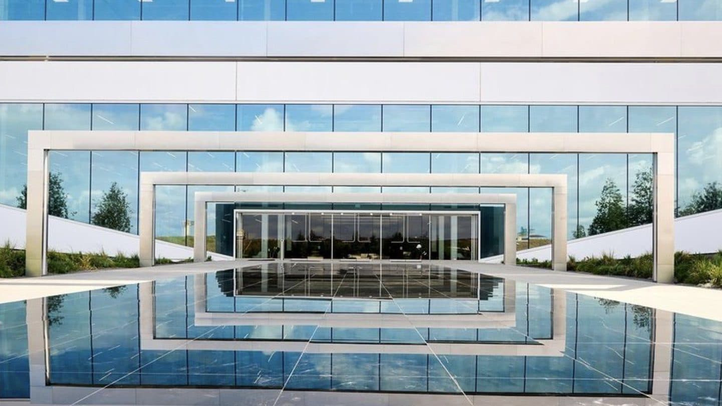 Vstup do Giga Texas byl právě otevřen