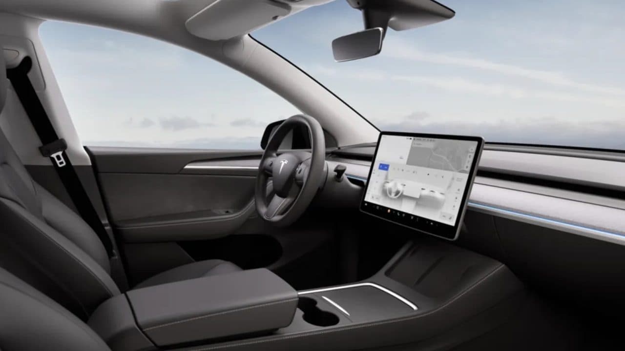 Vylepšená Tesla Model Y z Giga Šanghaj