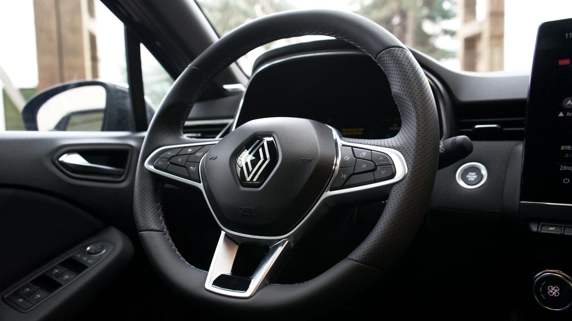 Renault Clio hybrid 2023 test