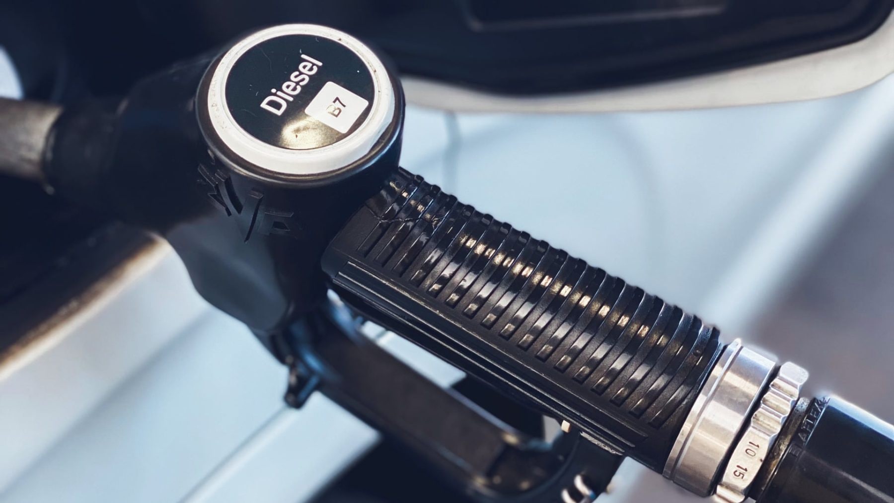 Tankování nafty | Zdroj: Unsplash