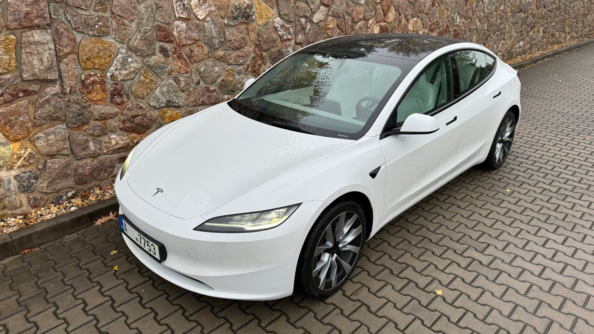 Tesla Model 3 facelift Highland test