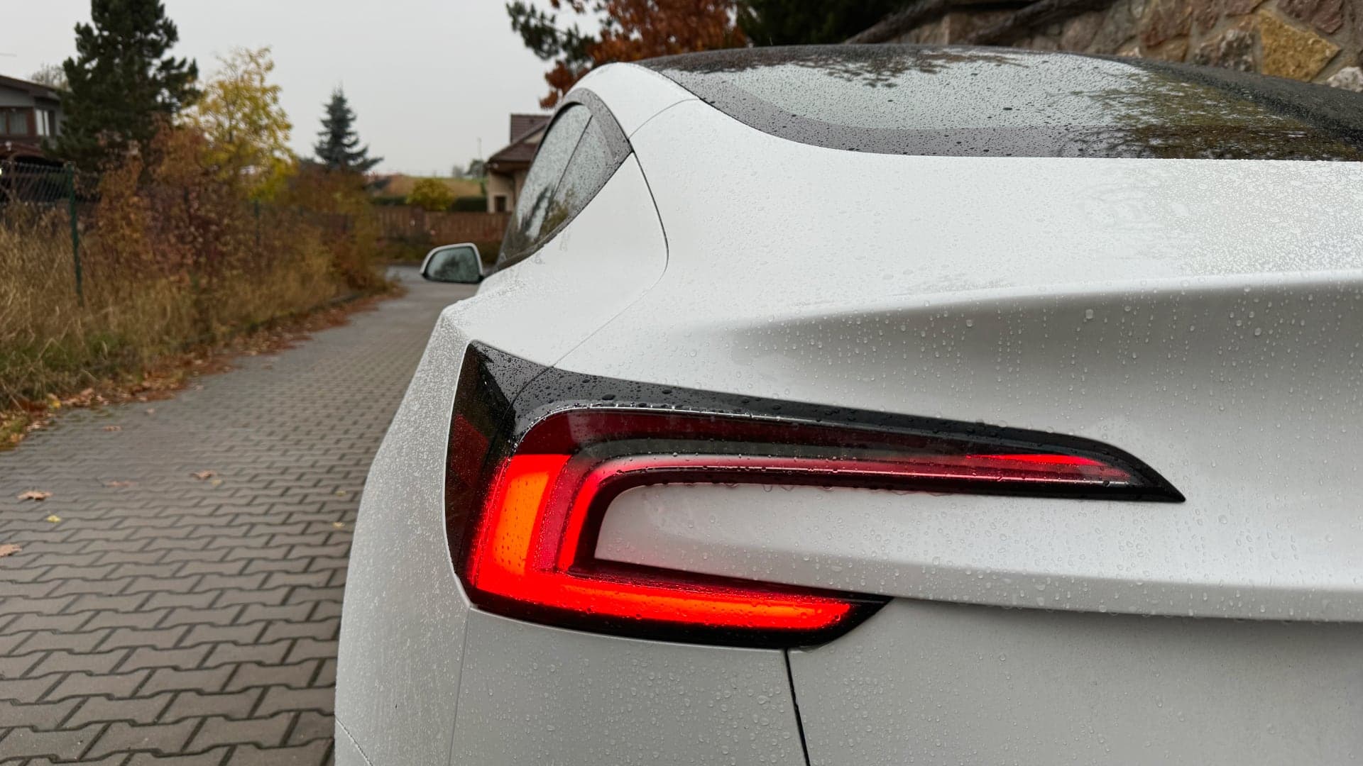 Tesla Model 3 facelift Highland test zadní světlomety