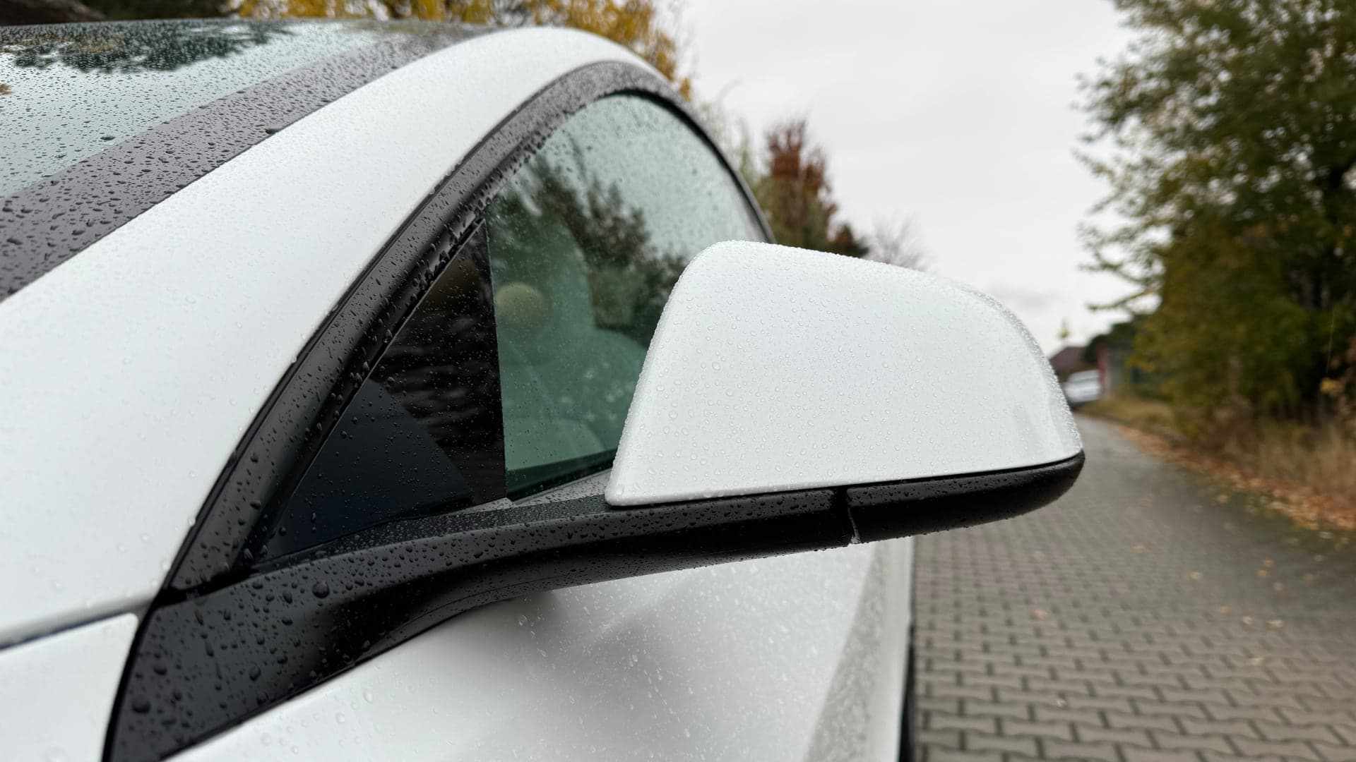 Tesla Model 3 facelift Highland test zpětné zrcátko