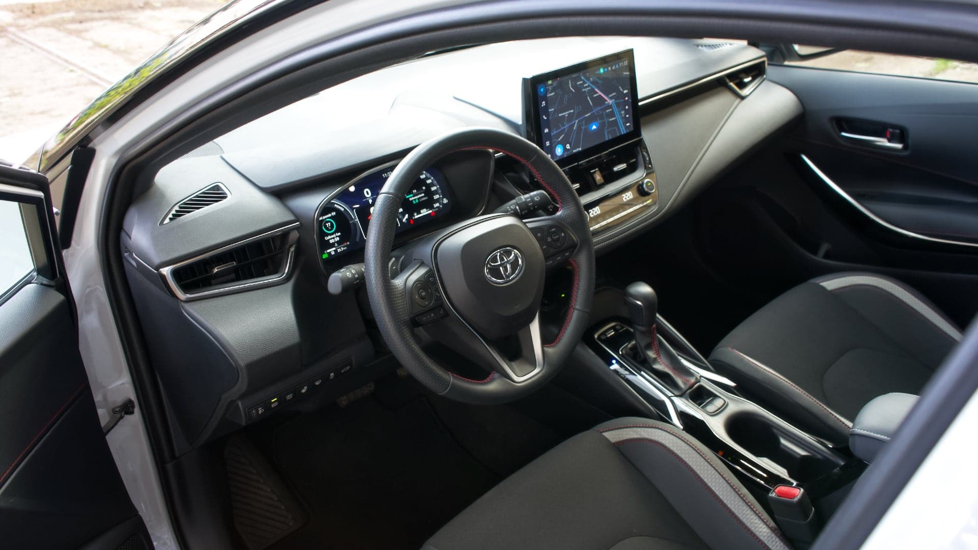 Toyota Corolla Hybrid 2023 test