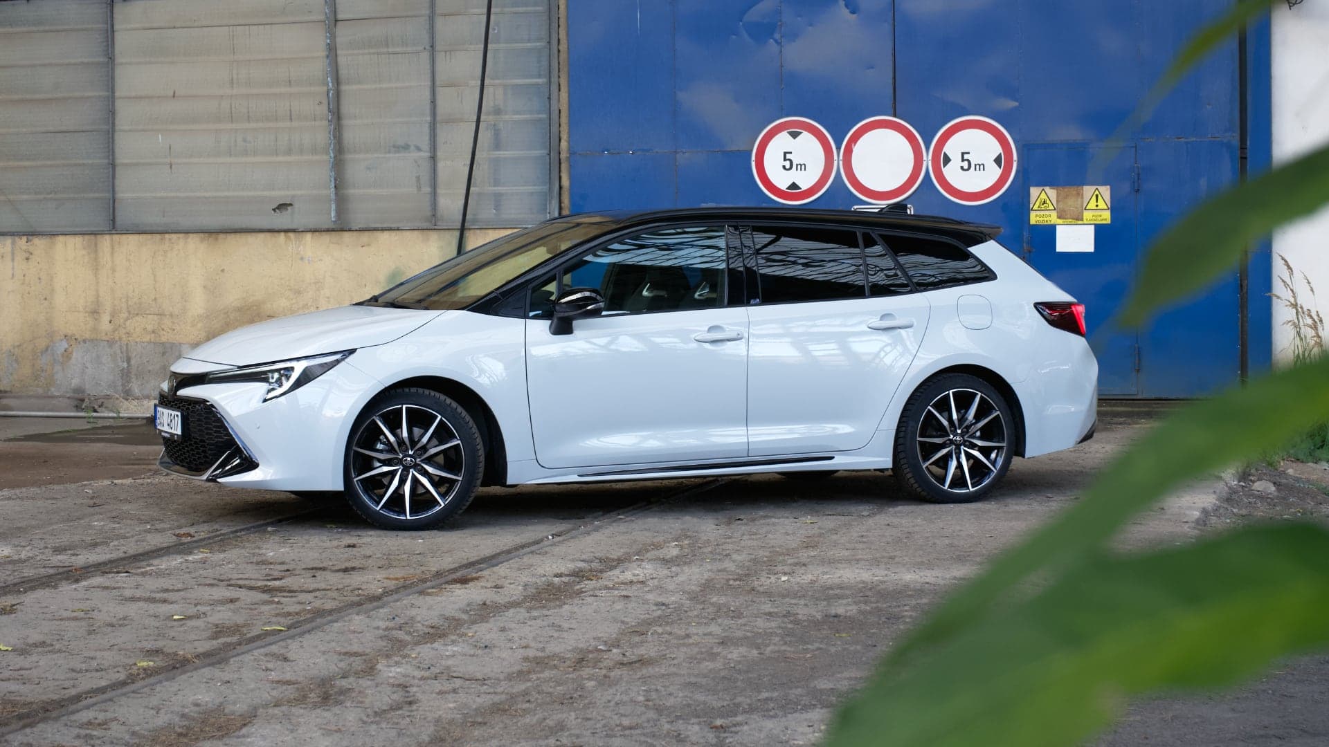 Toyota Corolla Hybrid 2023 test